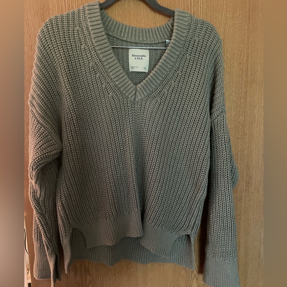 A&F cable knit v-neck sweater